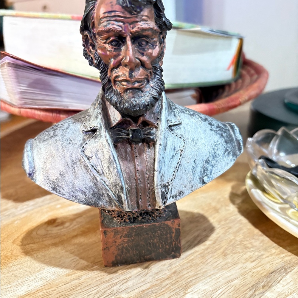 "Abraham Lincoln Bust Statue 5" Faux Bronze
Resin Presidential Decor"#decor#USA!